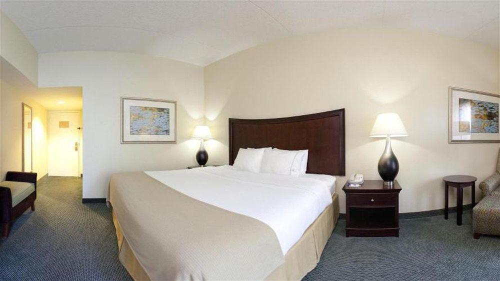 Holiday Inn Express Indianapolis Airport By Ihg Plainfield Bagian luar foto