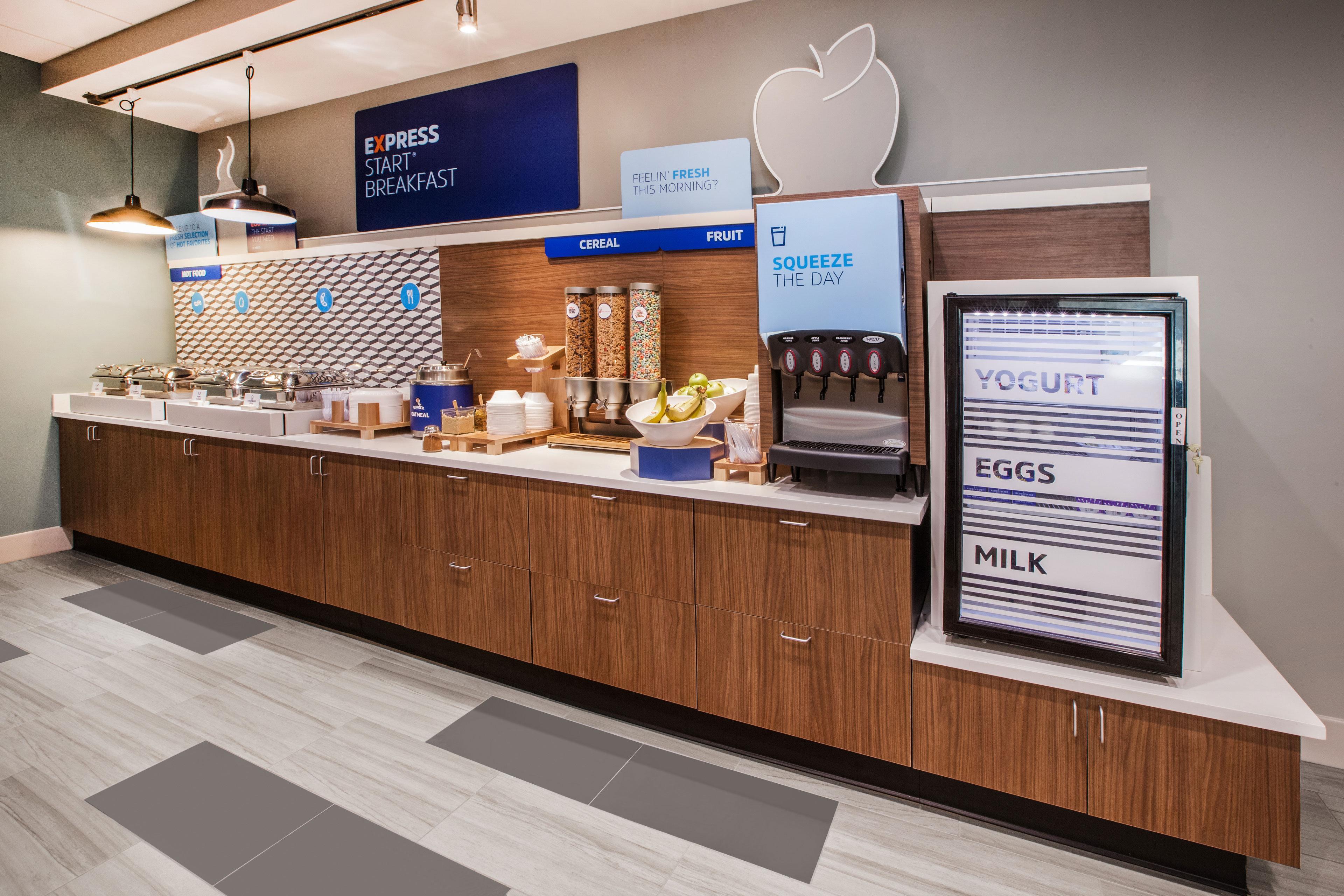 Holiday Inn Express Indianapolis Airport By Ihg Plainfield Bagian luar foto
