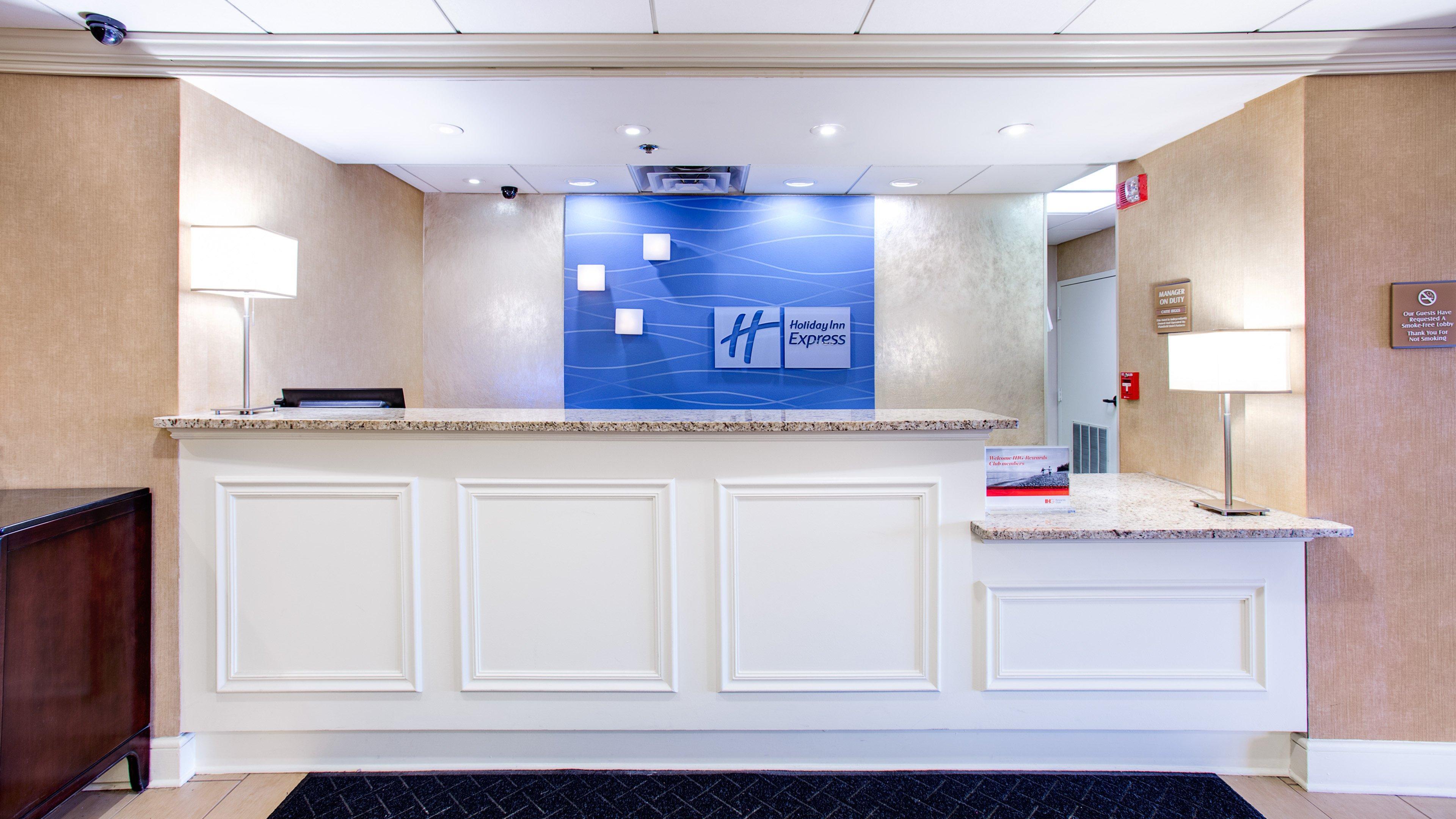 Holiday Inn Express Indianapolis Airport By Ihg Plainfield Bagian luar foto