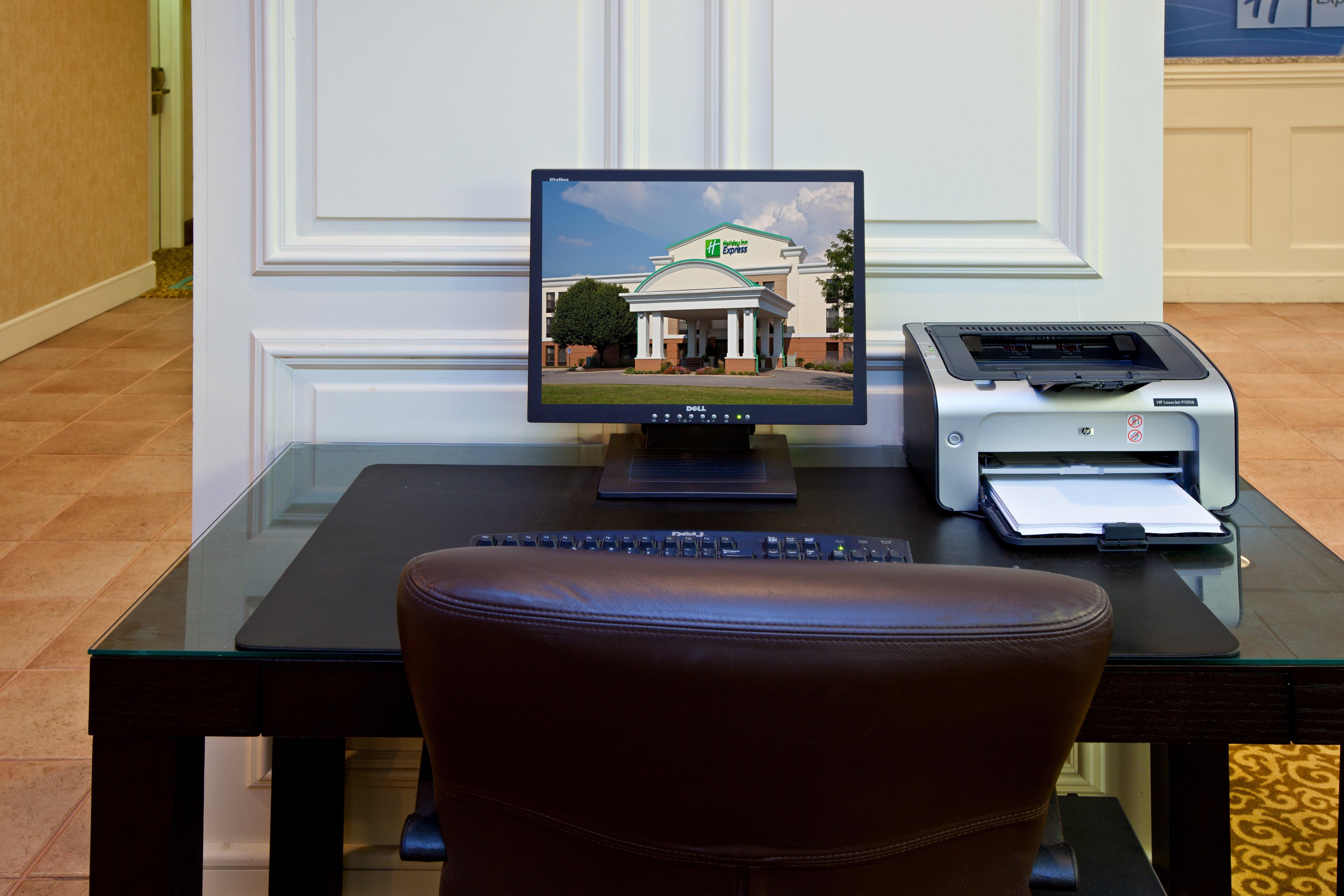 Holiday Inn Express Indianapolis Airport By Ihg Plainfield Bagian luar foto