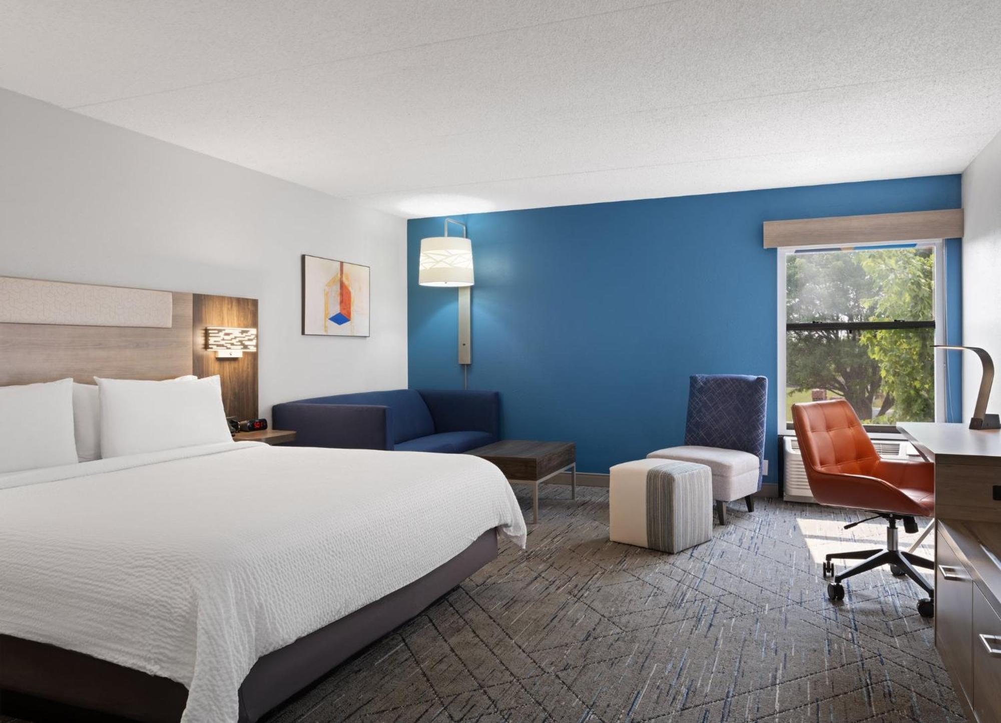 Holiday Inn Express Indianapolis Airport By Ihg Plainfield Bagian luar foto