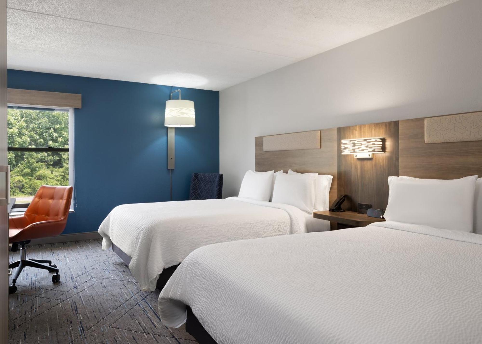 Holiday Inn Express Indianapolis Airport By Ihg Plainfield Bagian luar foto