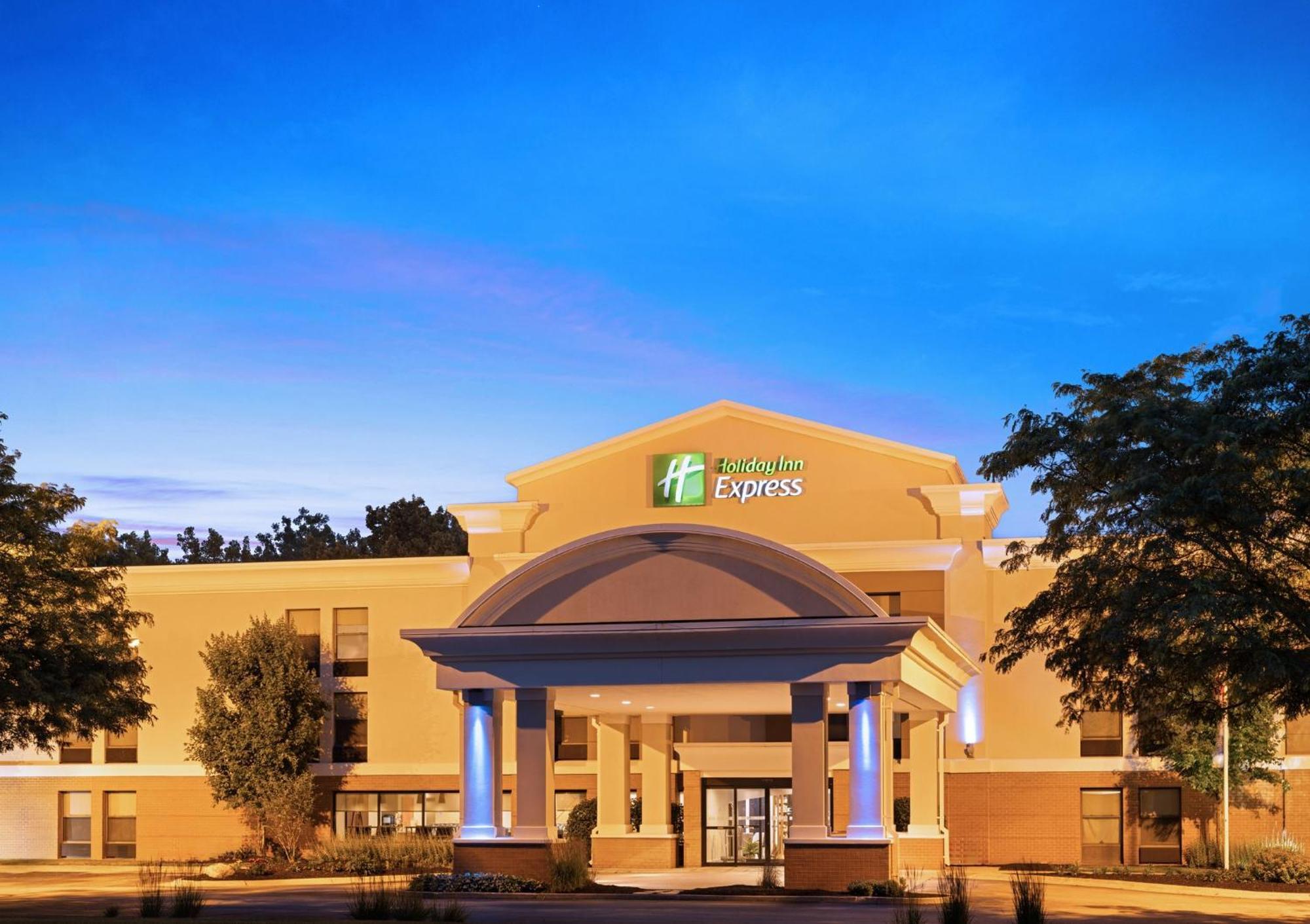 Holiday Inn Express Indianapolis Airport By Ihg Plainfield Bagian luar foto
