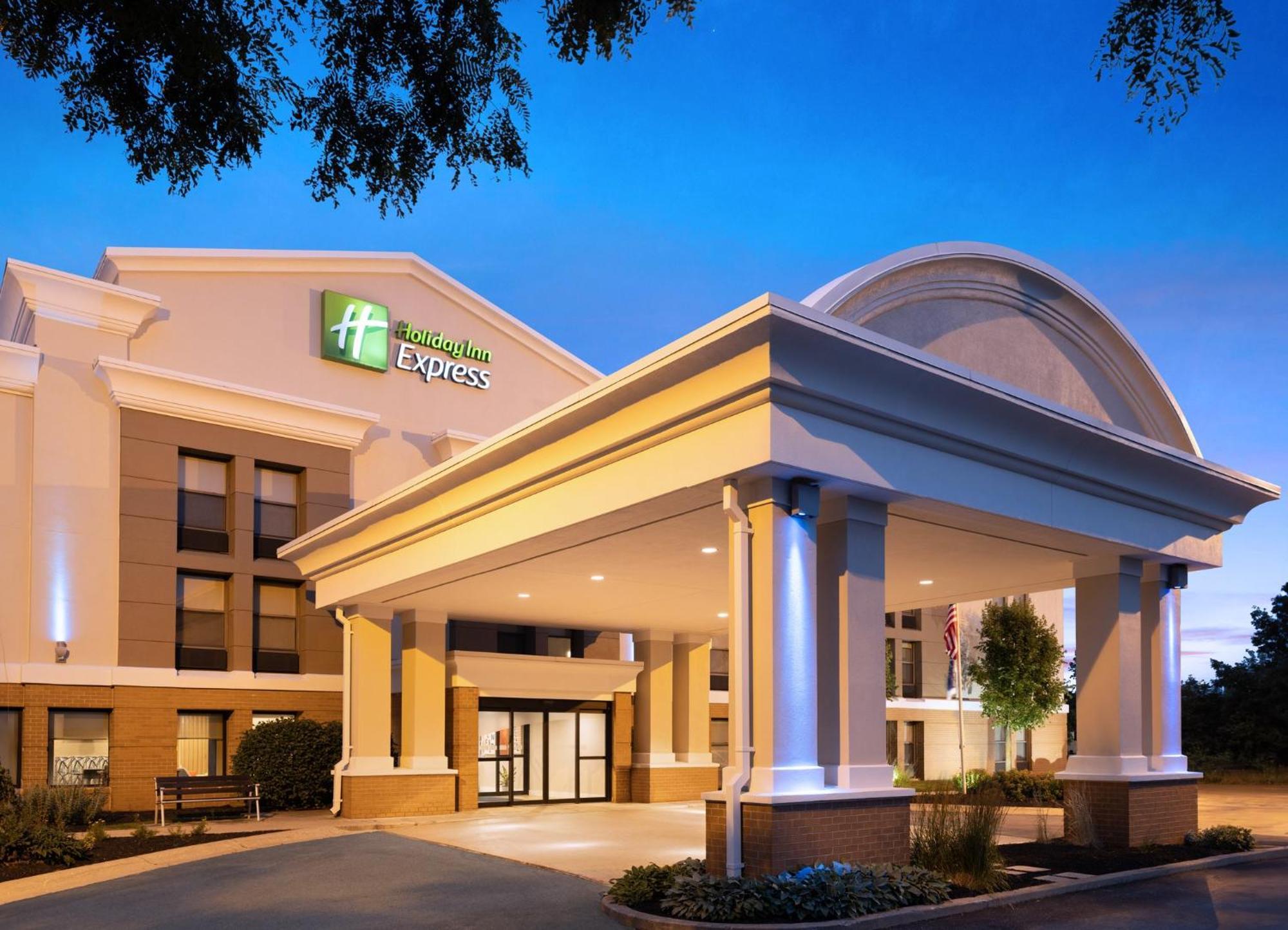 Holiday Inn Express Indianapolis Airport By Ihg Plainfield Bagian luar foto