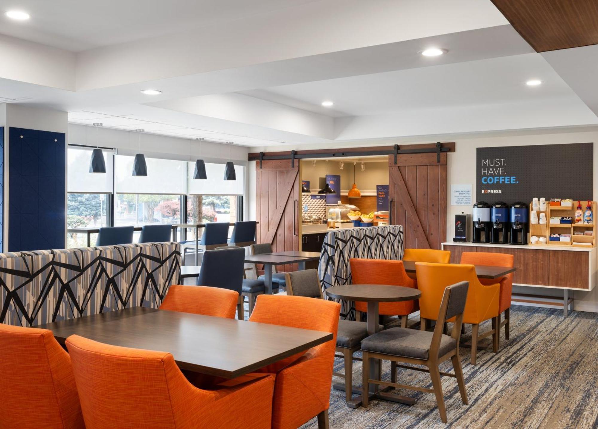 Holiday Inn Express Indianapolis Airport By Ihg Plainfield Bagian luar foto