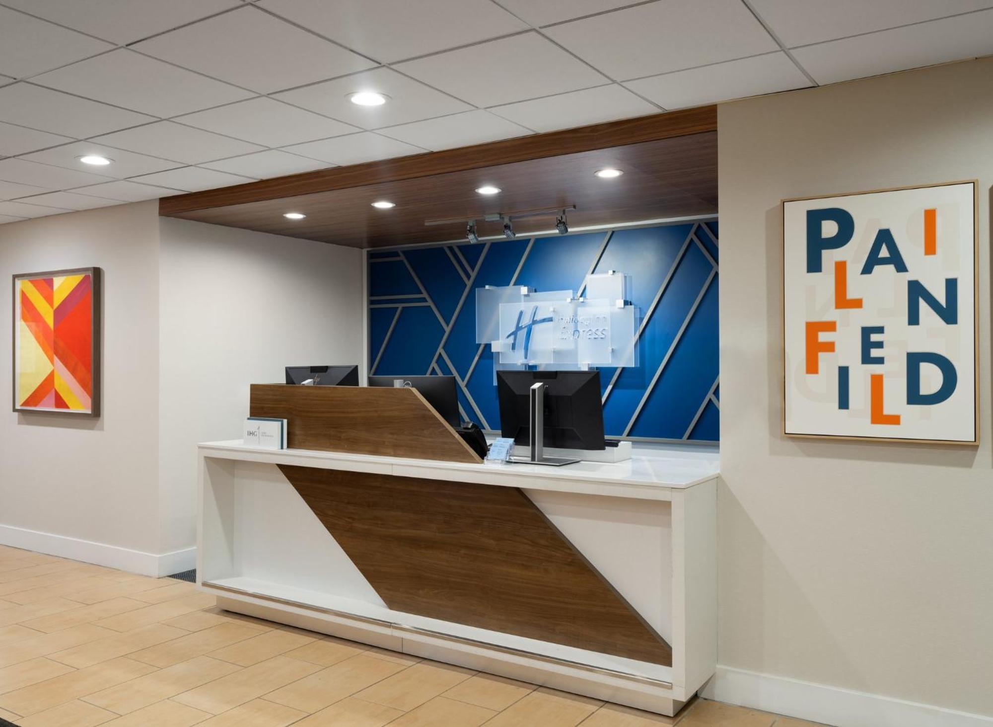 Holiday Inn Express Indianapolis Airport By Ihg Plainfield Bagian luar foto